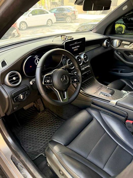 Mercedes Benz GLC250