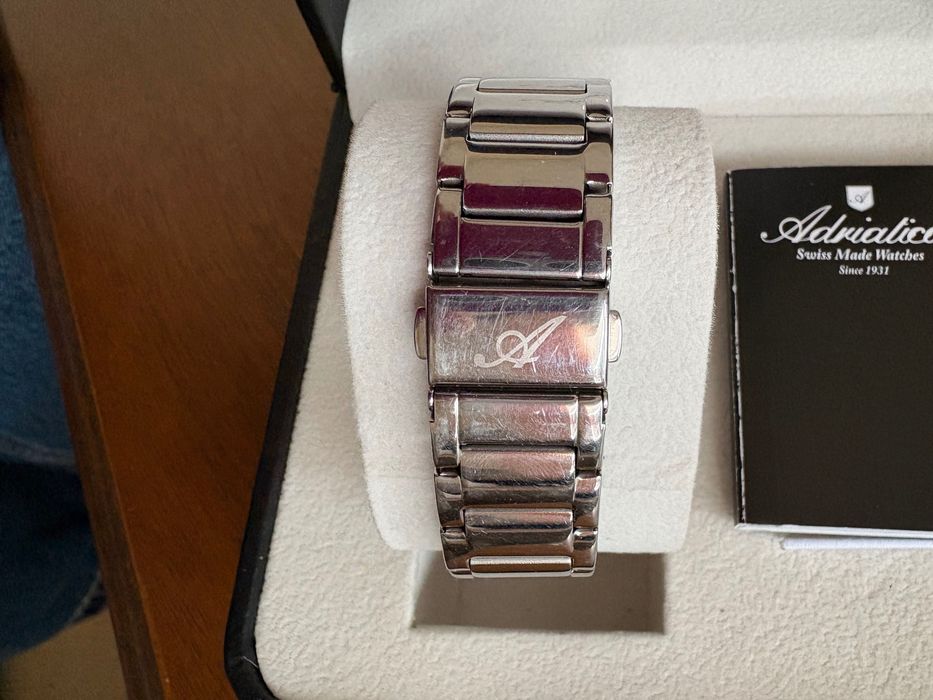 Дамски часовници Adriatica, Lotus