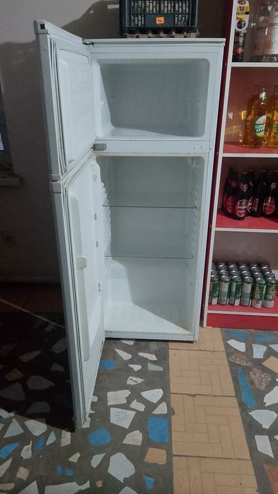 Двух камерный холодильник