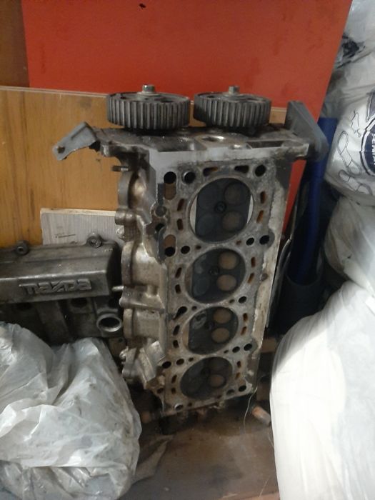Продам головку мазда