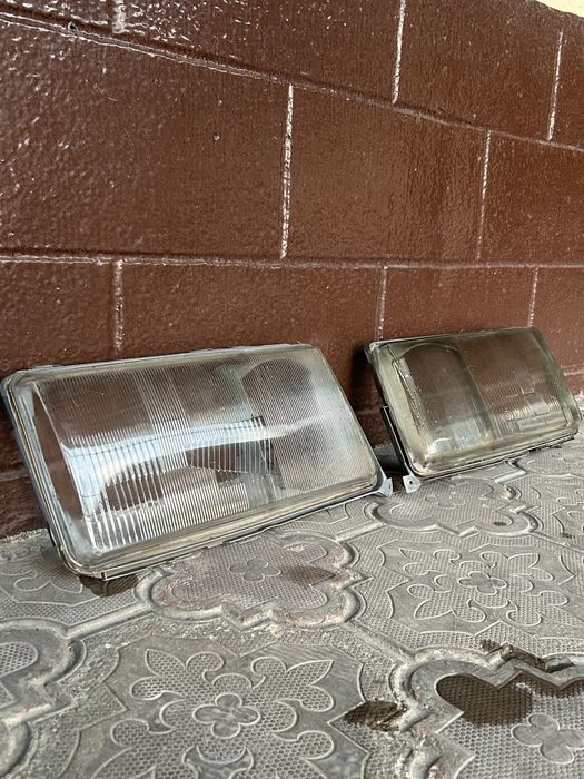 Стекло на фару W124