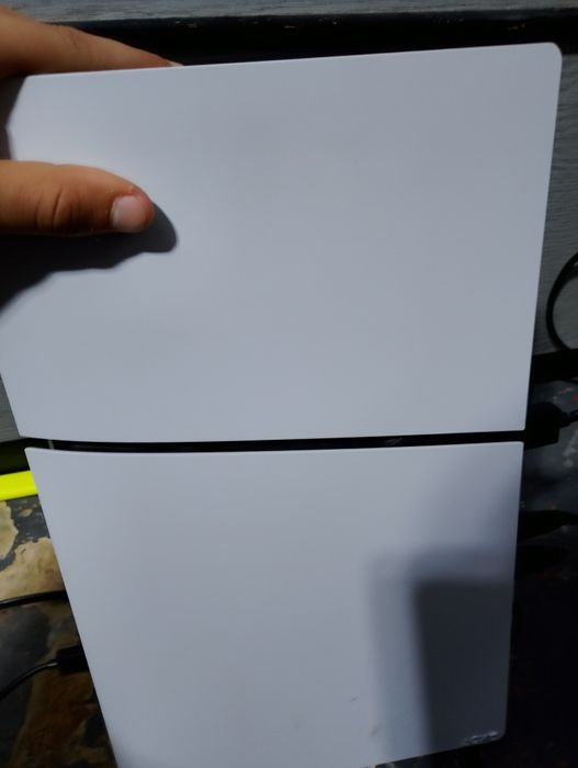 PS5 дигитален с един контролер