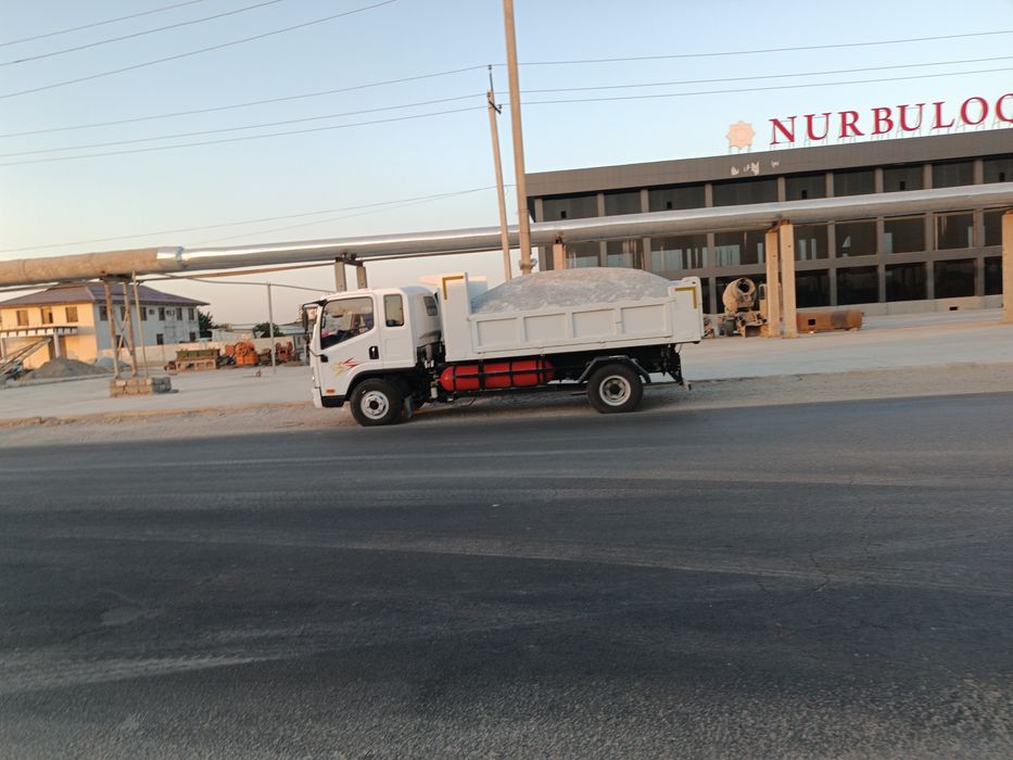 Isuzi samosval xizmati.  Vizov musor.