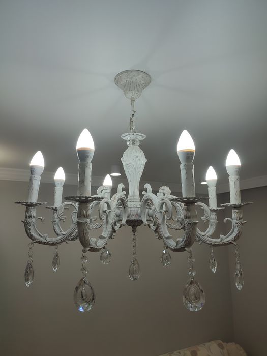 Продам 8 рожковую люстру