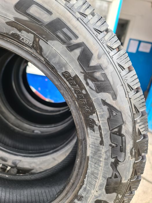 Зимние шины (215/65 R16)