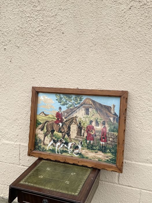 Ръчно шит гоблен с ловна сцена – в дървена рамка