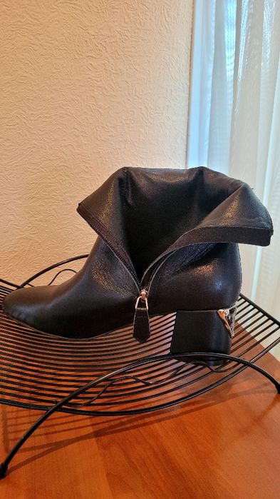 Продаю ботинки кожаные