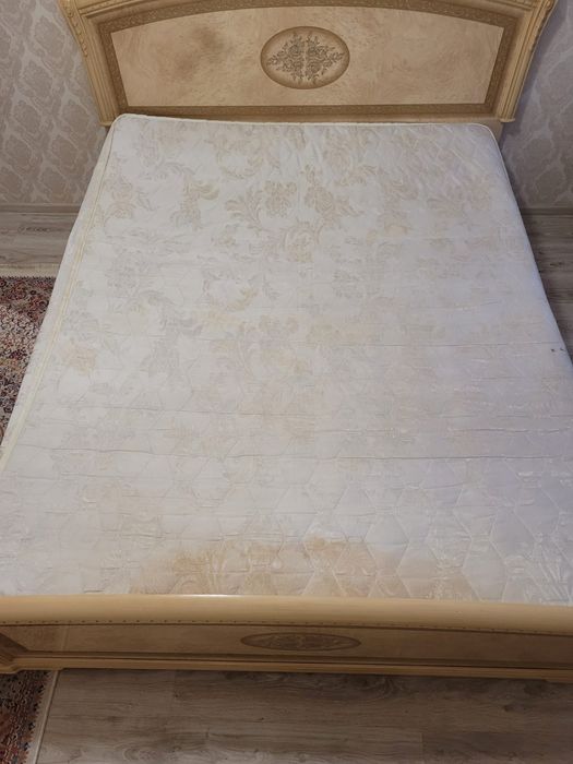 Матрац 1.6х2 б/у отдам даром