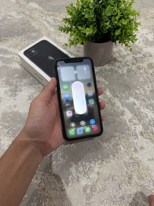 Продам iPhone 11