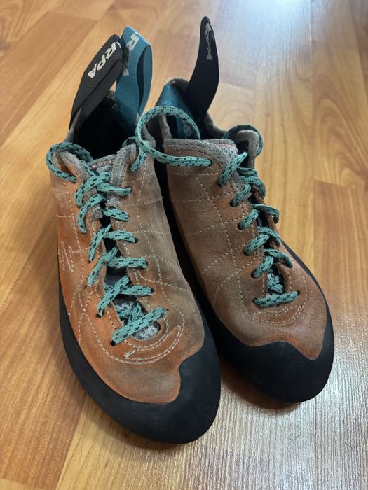 Скальные туфли подростковые