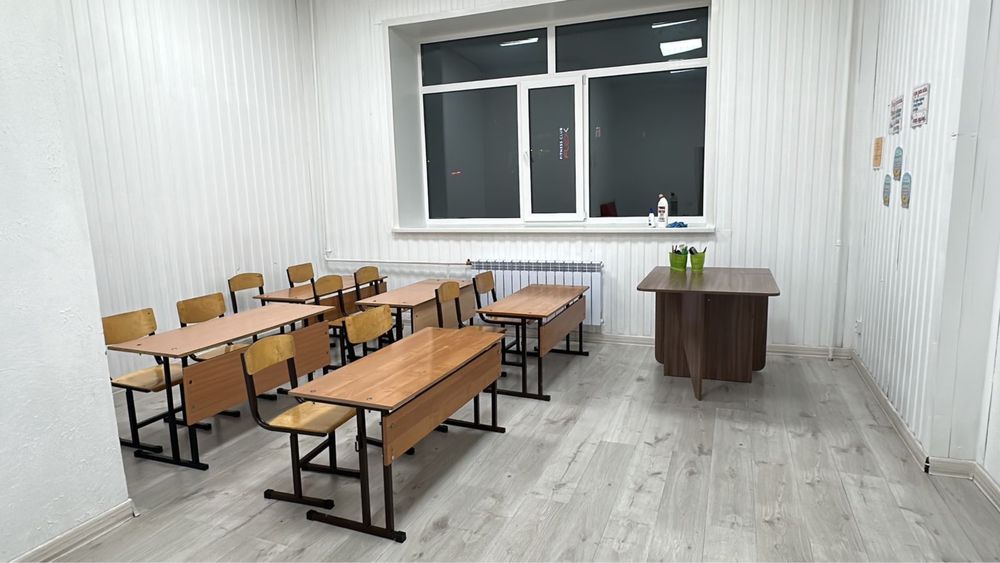 Продам школьную  парту