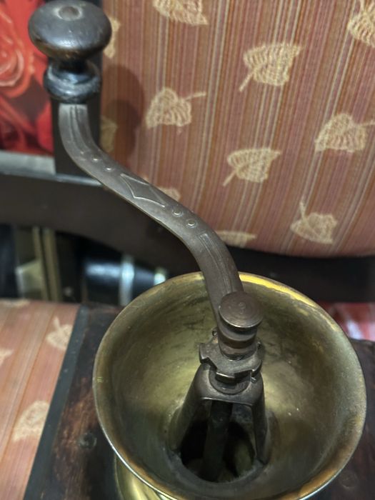 стара ретро мелница за кафе