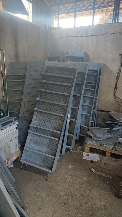 Rafturi de magazin ieftine lucioase