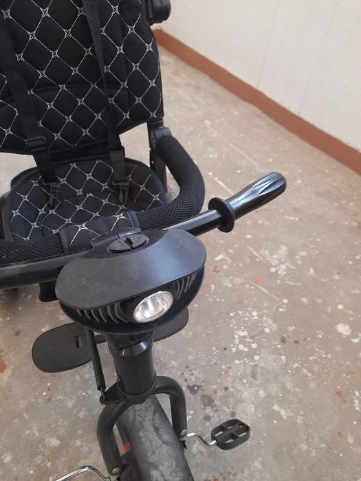 Vand tricicleta stare buna