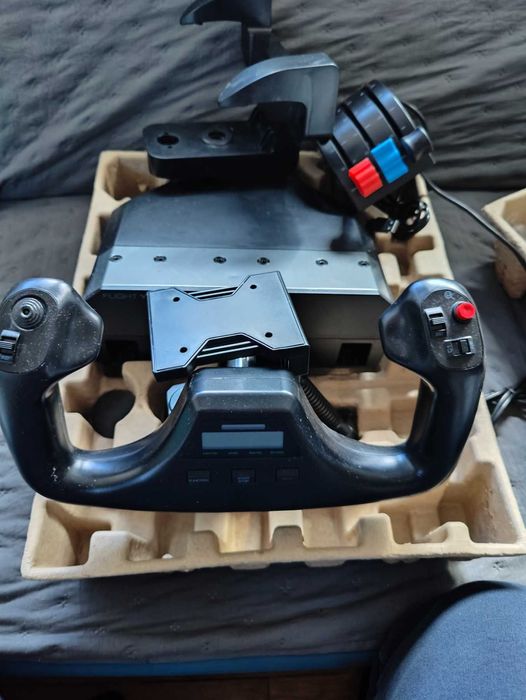 Контроли за авио-симулатор Logitech - G Flight Yoke System, черен (PC) & Logitech G PRO Flight Rudder Pedals