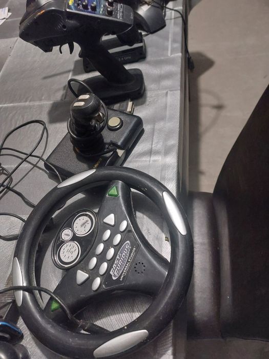 Volan gaming si manete