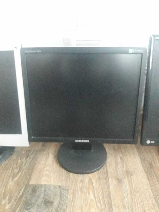 Мониторы ЖК с VGA выходом