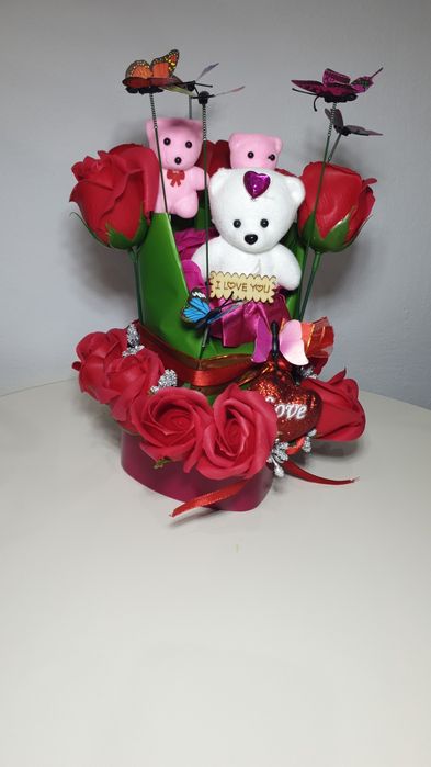 Revis aranjament cadou Ideal si special buchet  trandafiri sapun