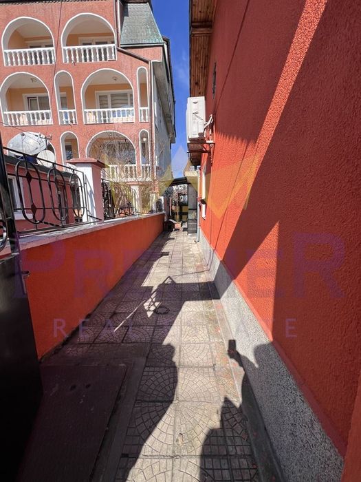 Дава се под наем Къща в Варна, Колхозен пазар - 100 кв.м за 510 € - Снимка #11