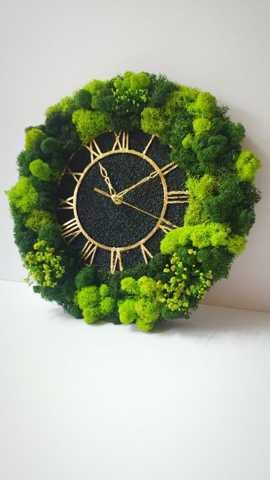 Часы из мха стабилизированного