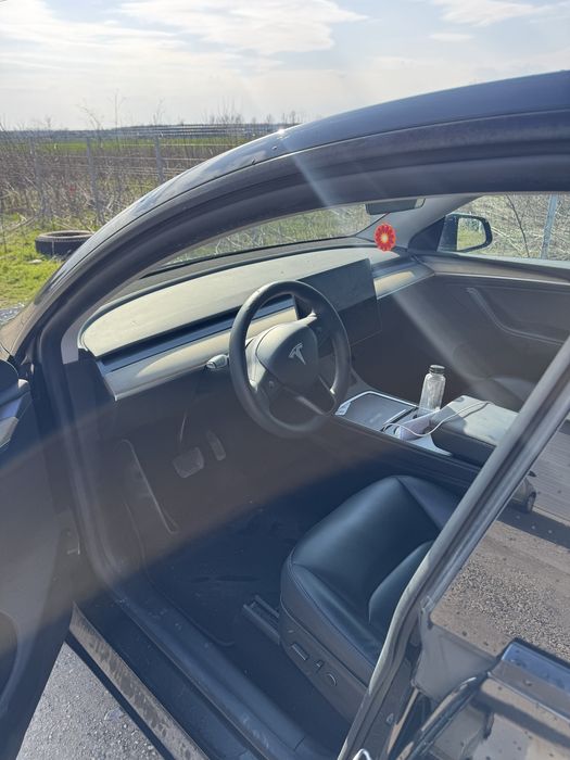 Predare leasing sau vanzare Tesla model Y