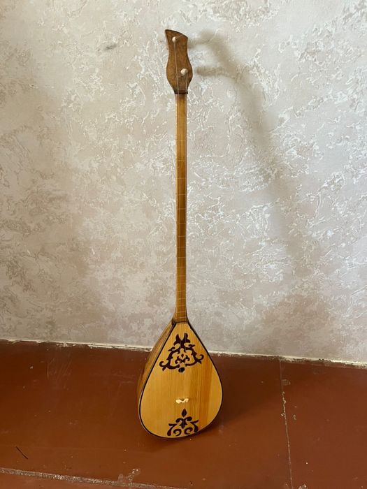 Домбыра сатылады!! Срочнаааа!!