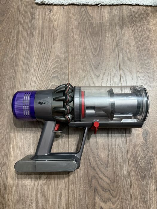Прахосмукачка Dyson v11