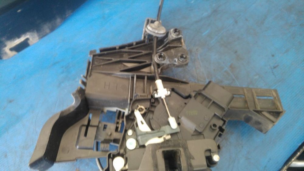 broasca iala usa stanga spate ford focus 2  4m5aa26413be
