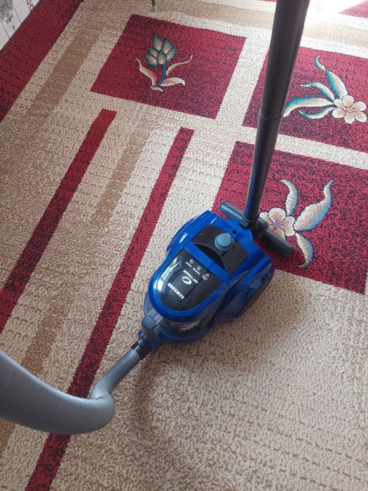 Продается пылесос. в отличном состоянии.