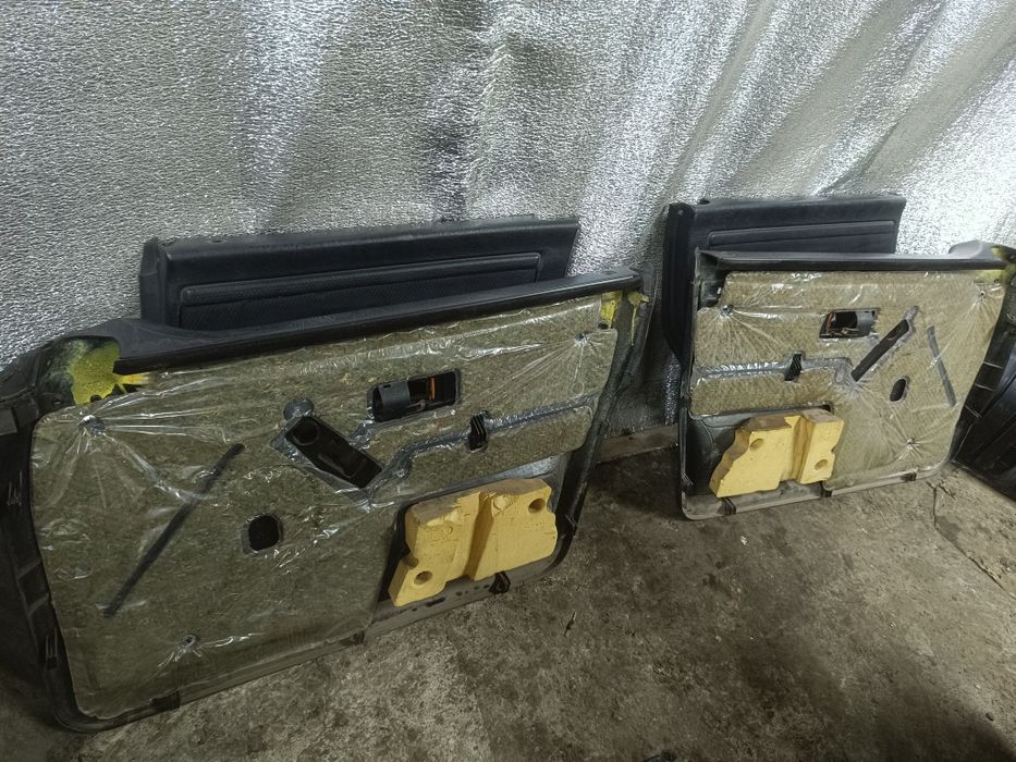 Обшивки дверей Ауди 80 Б4