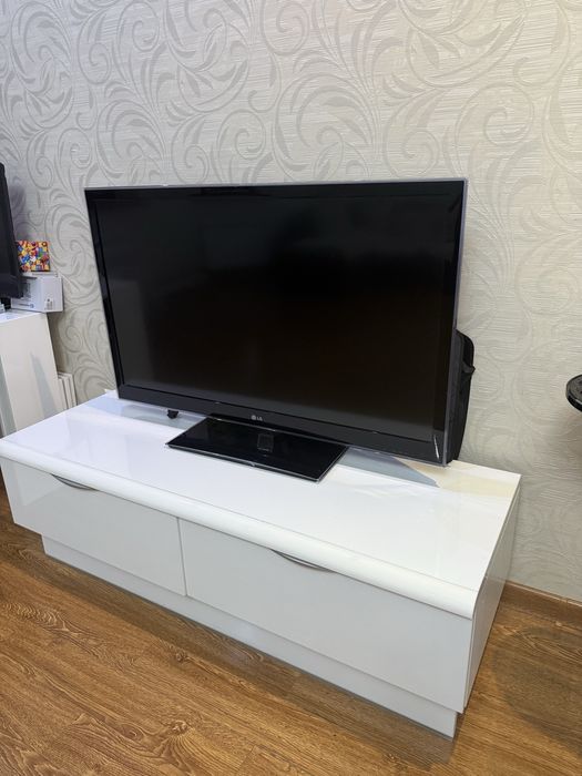 Продам smart телевизор LG