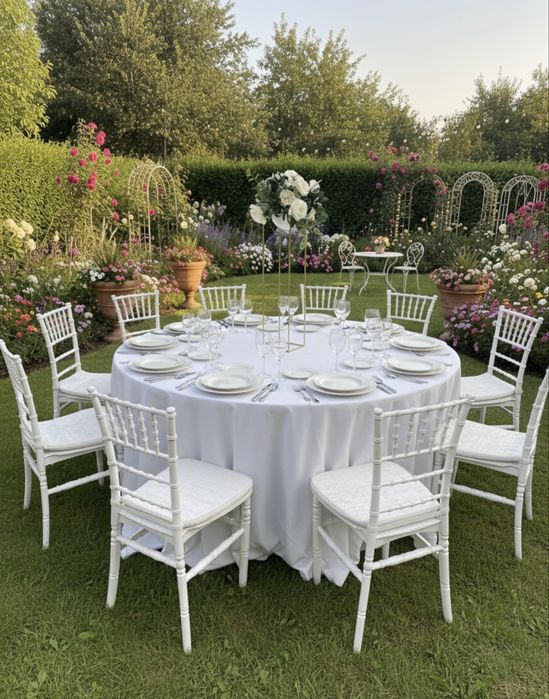 Inchiriez mese si scaune pentru evenimente