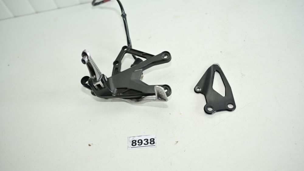 Yamaha YZF R1M R1 2015 2019 Suport scarita dreapta cu pedala de frana