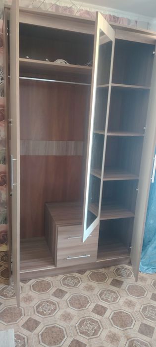Продаю Шкаф в отличном состоянии
