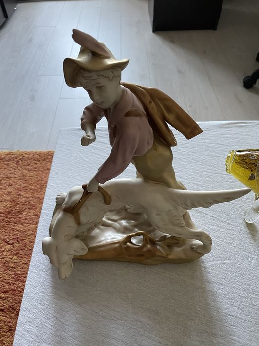 Statuie portelan italy nou adolescent  cu caine