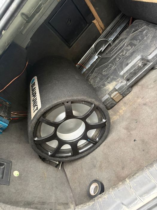 Vând subwoofer auto