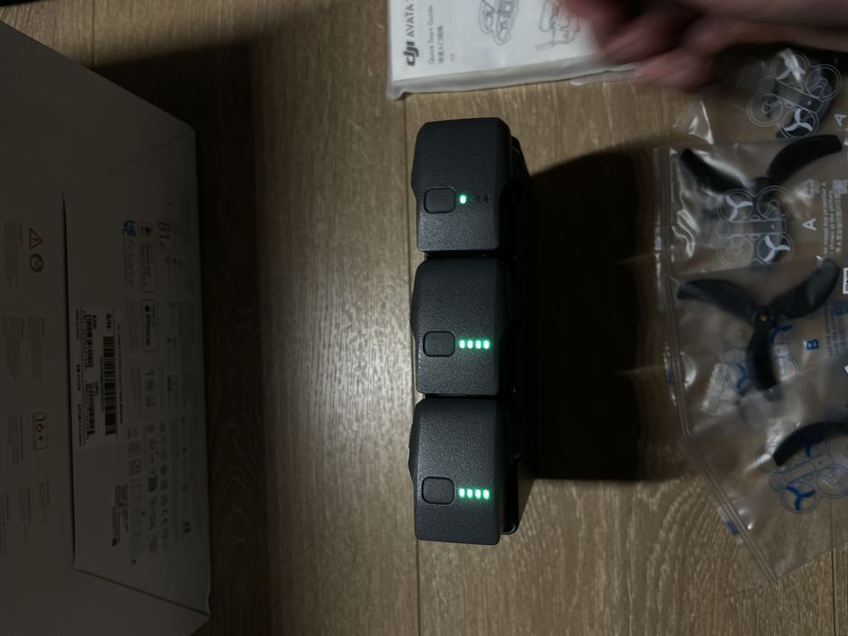 Drona dji avata 2 fly more combo