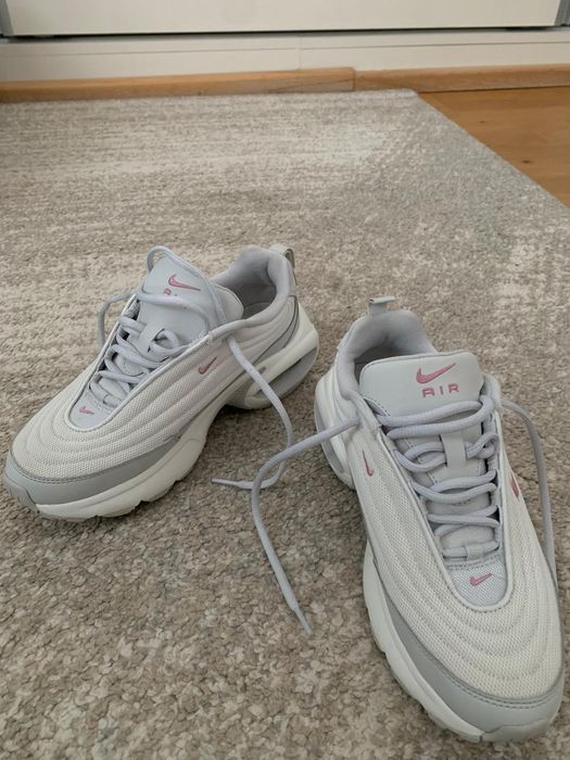 Nike Air Max Bliss - Mărimea 37.5