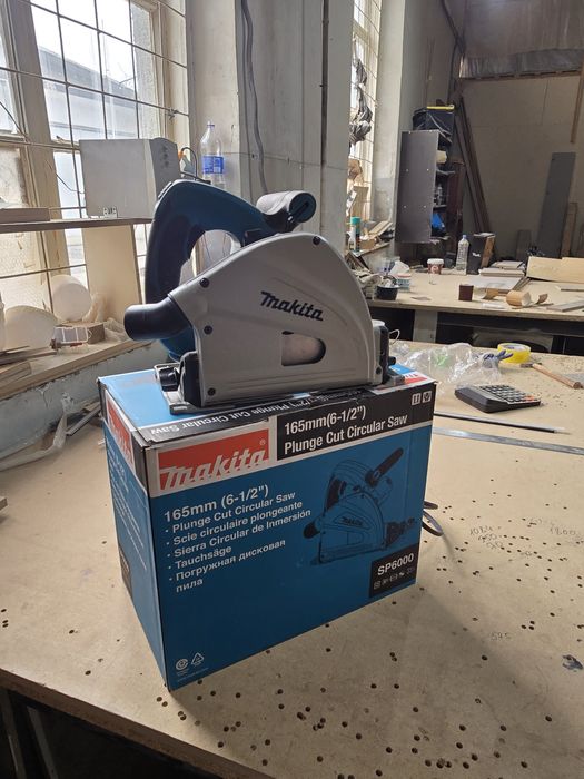 Продаеться погружная пила makita