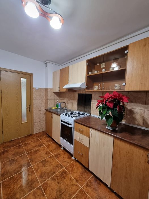 Închiriez apartament