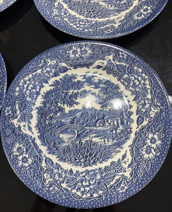 Винтидж порцеланови чинии 6 бр. “England Staffordshire Ironstone”