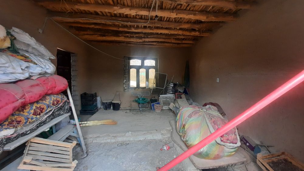 Uy sotiladi 4 sotih Qibrayda