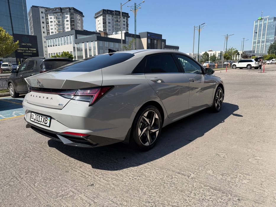СВОЯ Hyundai Elantra 2022 2.0 Luxe