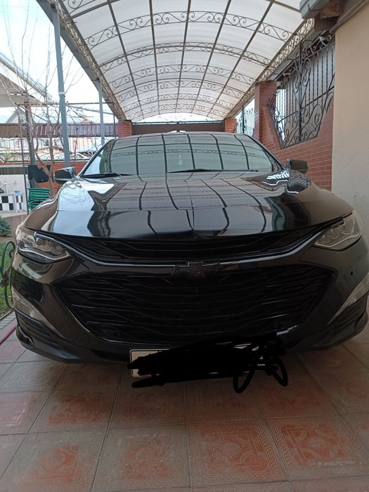 Малибу2  бампер фара облицовка,задние фары, юбка ,состояние отличное,