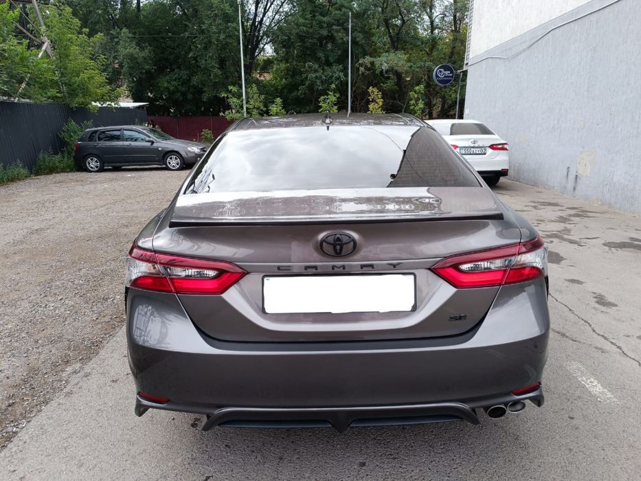 Машина Тойота Камри 75