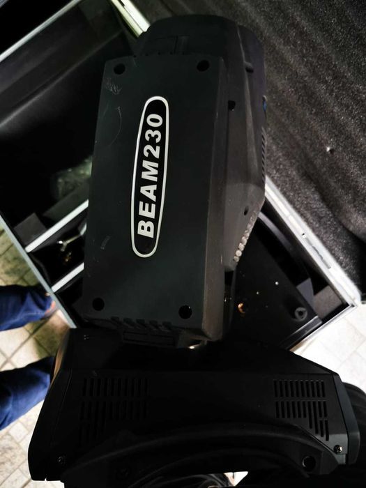 Vand 4 Beam uri 230Wati plus Case uri aferente
