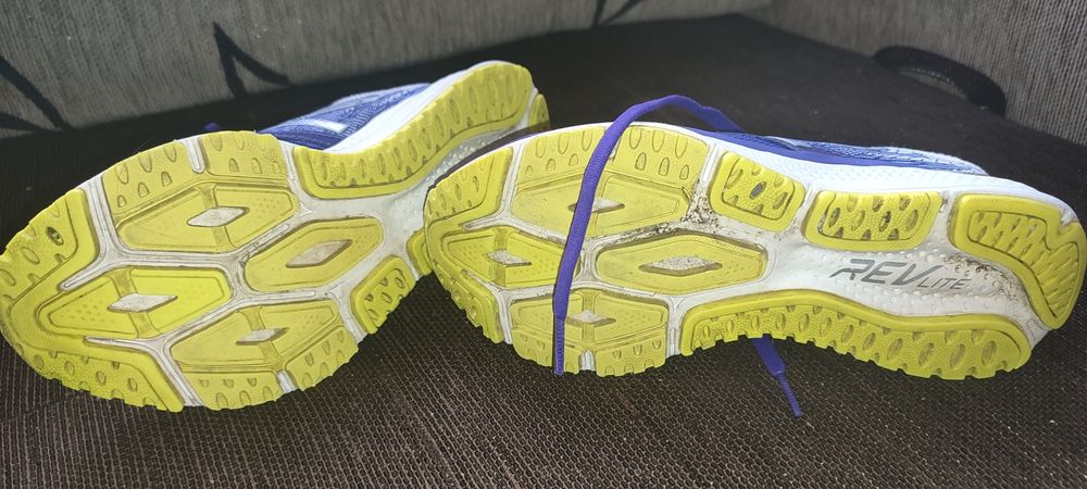 Маратонки 37 номер