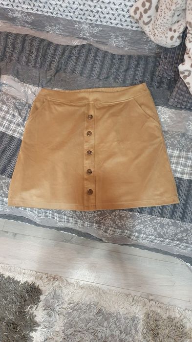 Vand fusta scurta NOUA