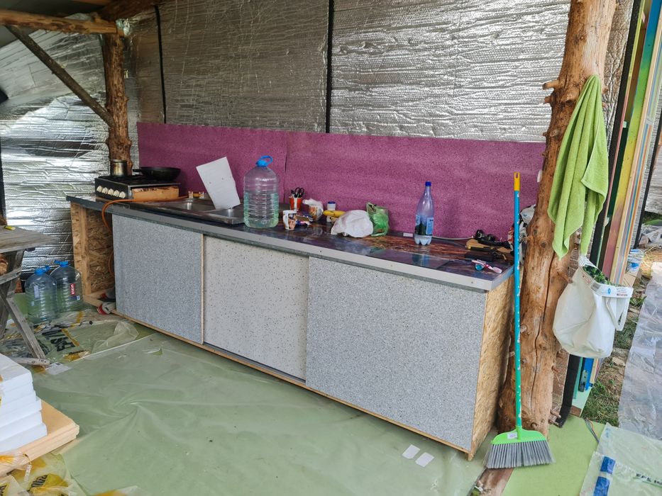 Casa, construcție, earthship.  Cabană.