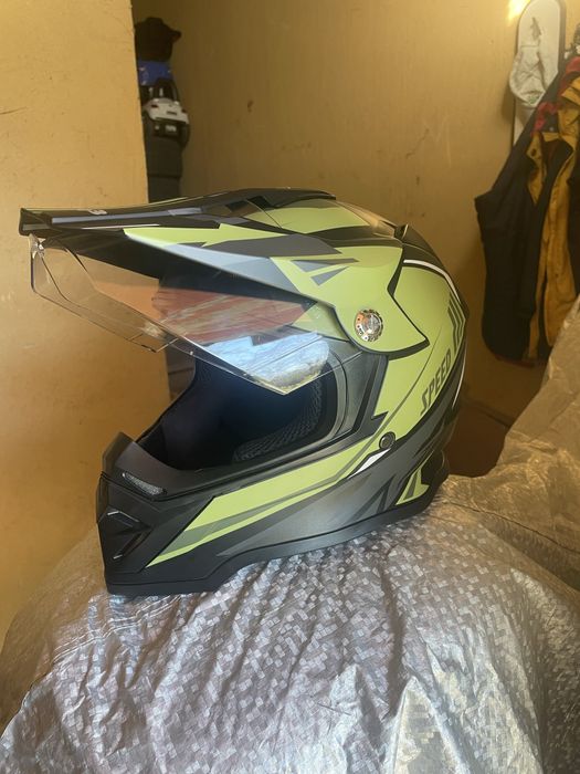 ЧИСТО нова каска SPEED